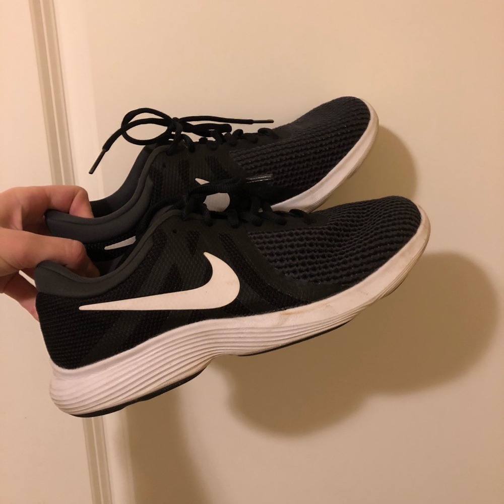 Black Nike’s Women’s Size 8.5